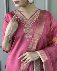 Blossom Gajari Ethnic Kurta-Set