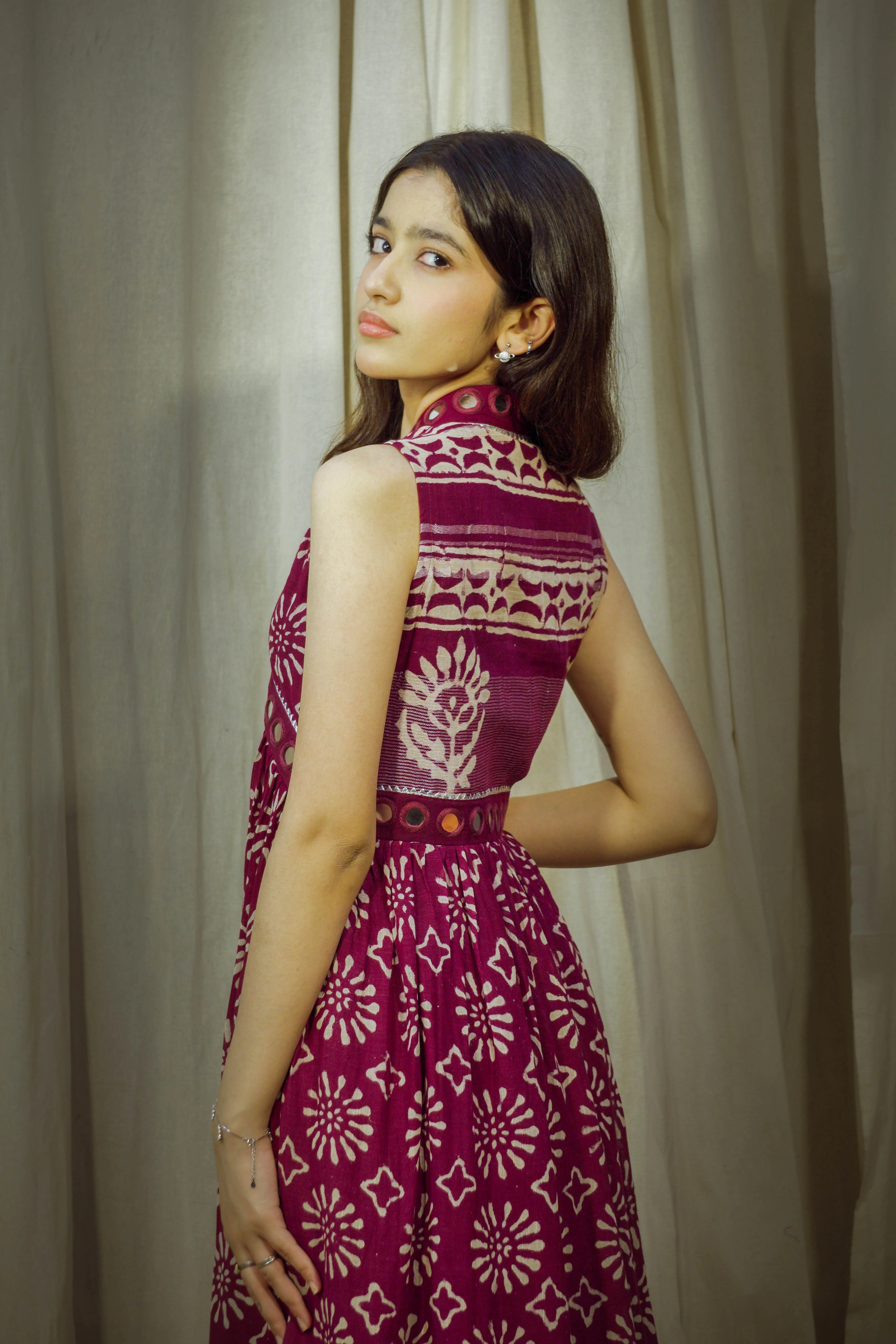 Radhika Mirrorwork Linen Kurta Set