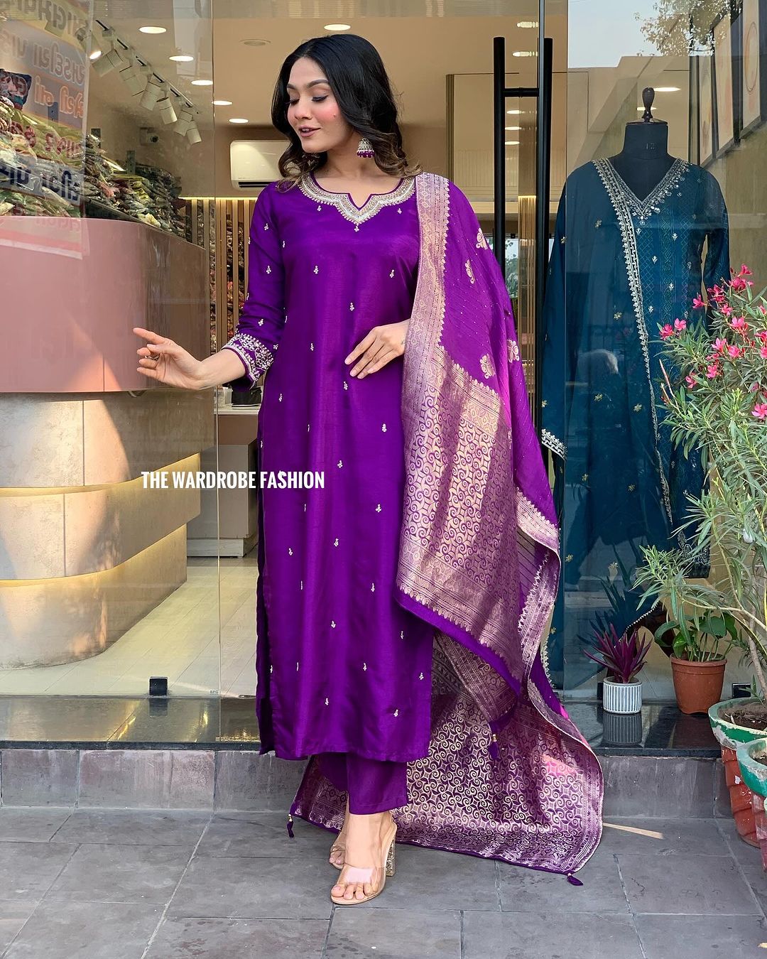 Luxurious Purple Ethnic Kurta-Set