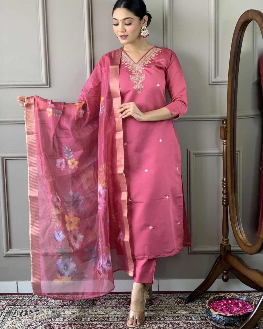 Blossom Gajari Ethnic Kurta-Set