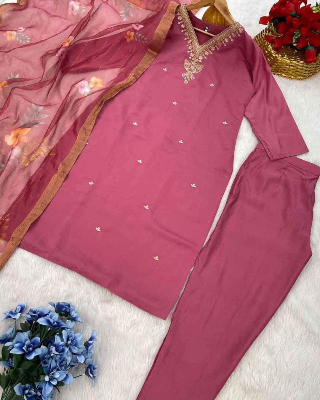 Blossom Gajari Ethnic Kurta-Set