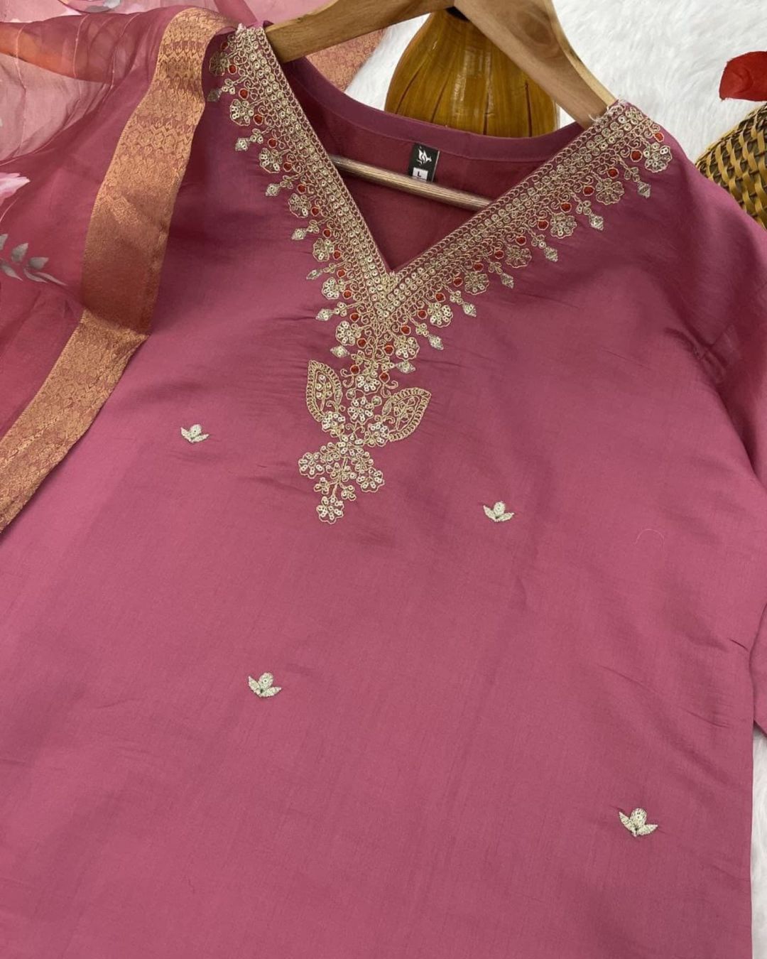 Blossom Gajari Ethnic Kurta-Set