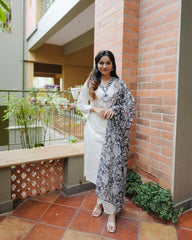 Graceful White Ethnic Kurta-Set